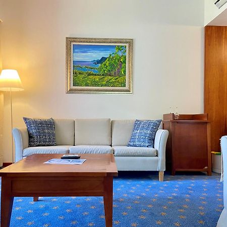 Bio Hotel - Hotel Quinta Da Serra Câmara de Lobos Екстериор снимка